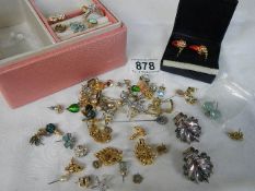 A good lot of assorted earrings.