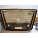 A vintage radio (collect only)