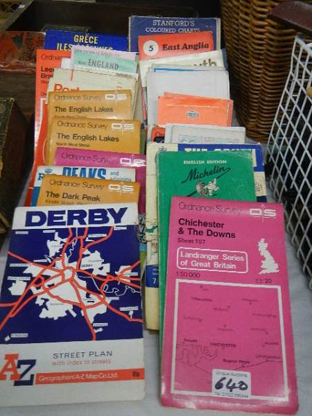 A mixed lot of UK maps.