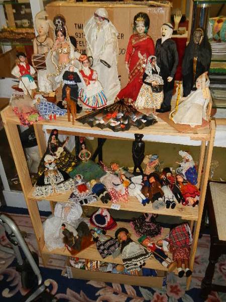 A quantity of Dolls of the World and other costume dolls.
