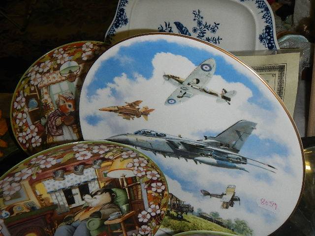 A mixed lot of collector's plates including Royal Doulton. - Image 3 of 3