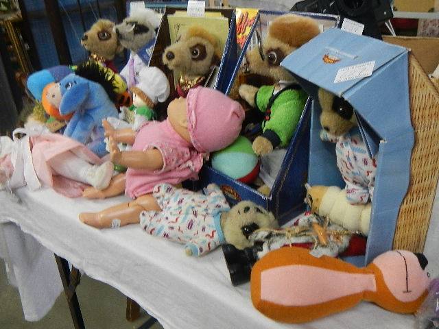 A mixed lot of soft toys including Meercats.