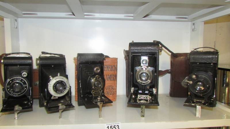 Twelve vintage folding camera's. - Image 3 of 4