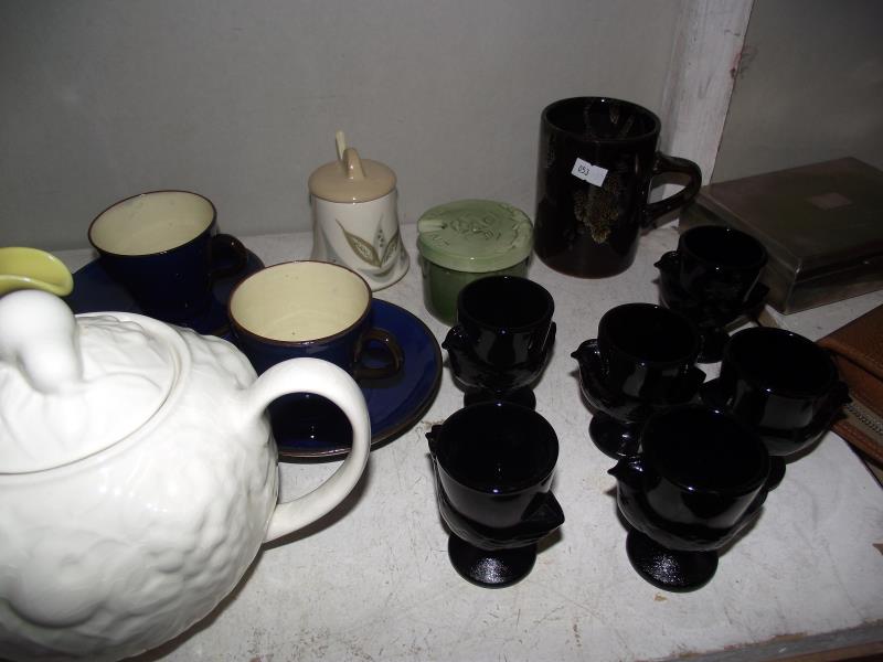 Quantity of pottery including Sylvac tea caddy etc plus set of 6 black glass egg cups - Image 2 of 4