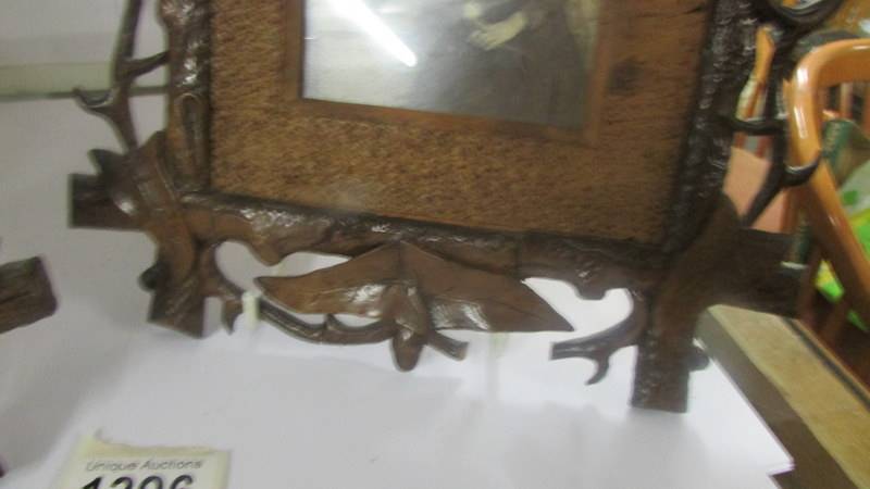 A pair of 19th-century carved wood photograph frames (1 a/f). - Image 7 of 7