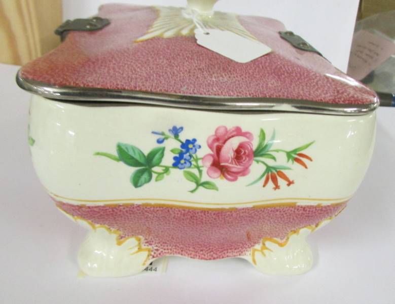 An English ceramic bird decorated box with plated fittings, 21 x 14 x 10 cm. - Image 2 of 5