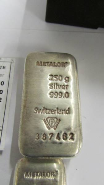 A 250 gram silver bar/ingot and a 100 gram silver bar/ingot. - Image 2 of 3