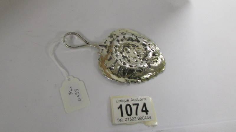 A fine silver bon bon spoon. - Image 2 of 2