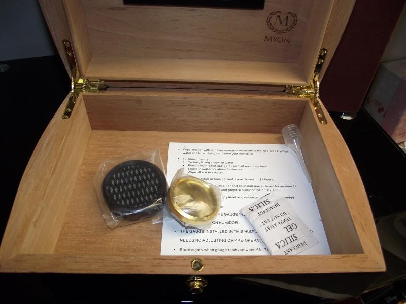 An Angelo walnut cigar humidor and 1 other, both boxed and as new - Image 2 of 3