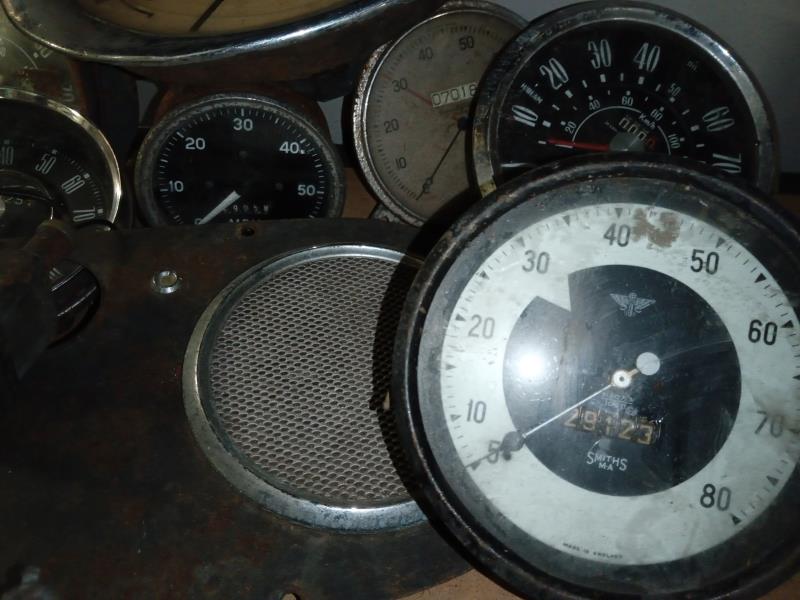 A good lot of rare complete speedometers, COLLECT ONLY - Image 4 of 5