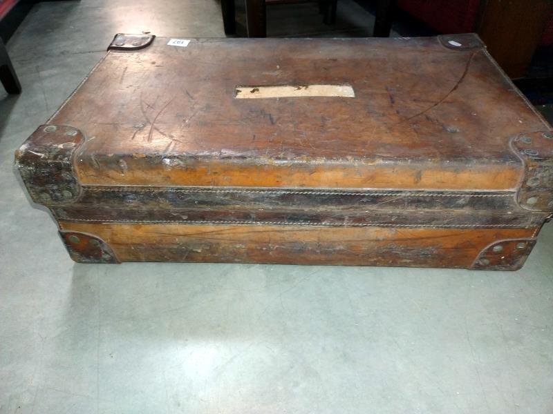 A large early leather suitcase (missing brass plaque on lid) - Image 7 of 10