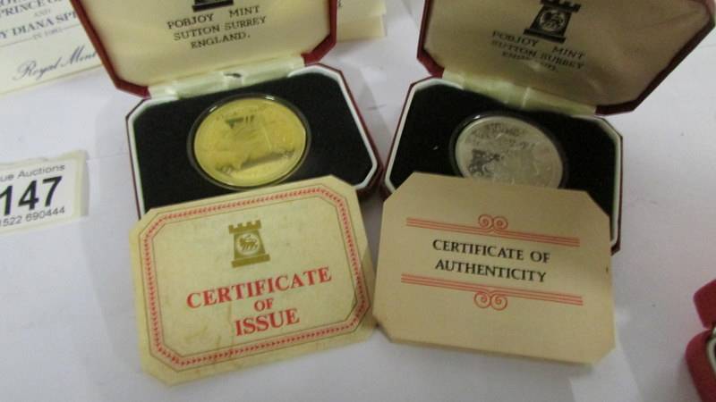 Five cased silver commemorative crowns with certificates. - Image 4 of 4