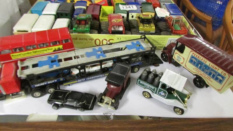 A mixed lot of unboxed die-cast and other vehicles. - Image 2 of 4