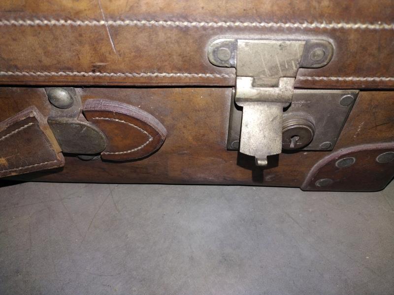 A large early leather suitcase (missing brass plaque on lid) - Image 4 of 10