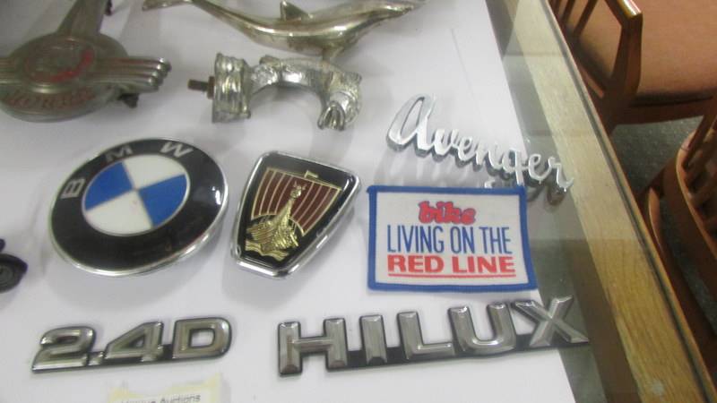 A mixed lot of car badges including Morris Minor bonnet mascot etc., - Image 6 of 6