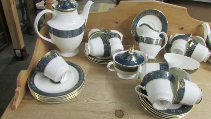 A large quantity of Royal Doulton Carlyle pattern dinner ware, COLLECT ONLY. - Image 5 of 5