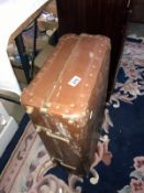 A vintage suitcase 69cm x 40cm x 25cm COLLECT ONLY