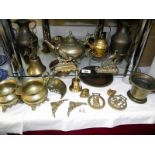 A quantity of brass items