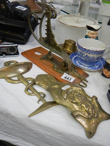 A mixed lot of brassware including brackets.