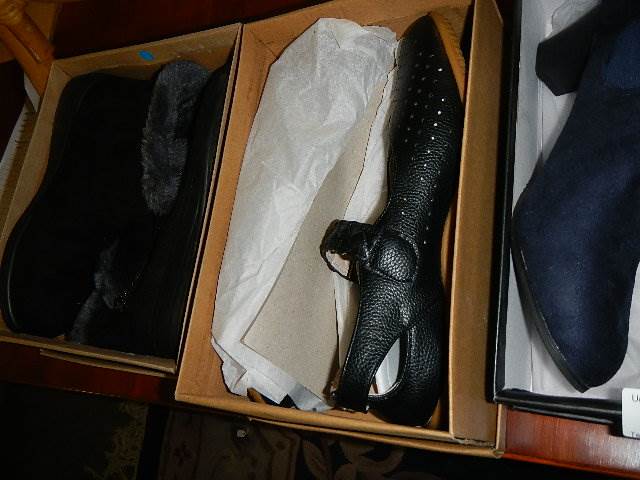 Five good pairs of ladies shoes and boots. - Image 3 of 3