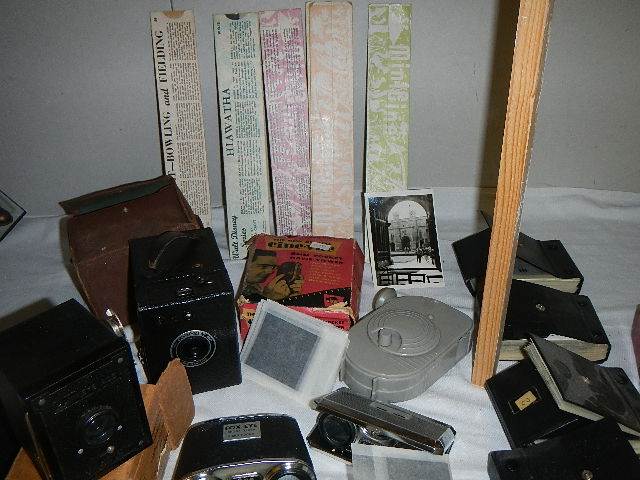 A mixed lot of old camera's and eight albums of negatives. - Image 7 of 7