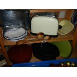 A mixed lot of kitchenware including casserole dishes, COLLECT ONLY.