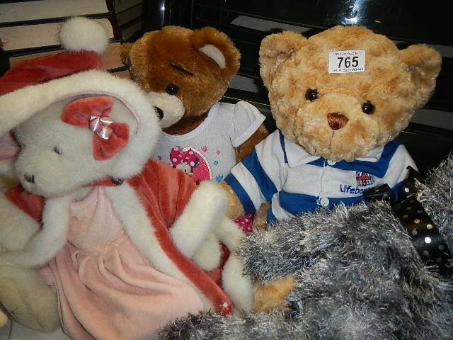 A mixed lot of Teddy bears. - Image 2 of 2