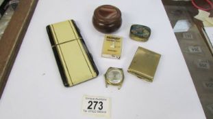 A mixed lot including powder compact / cigarette case etc.,