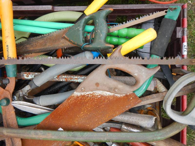 A tray of tools, COLLECT ONLY. - Image 2 of 2