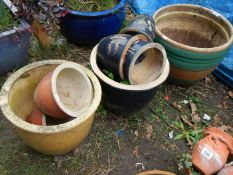 A quantity of ceramic plant pots, COLLECT ONLY.