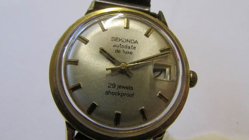 A Sekonda Autodate deluxe 29 jewel shockproof gent's wrist watch. - Image 2 of 2