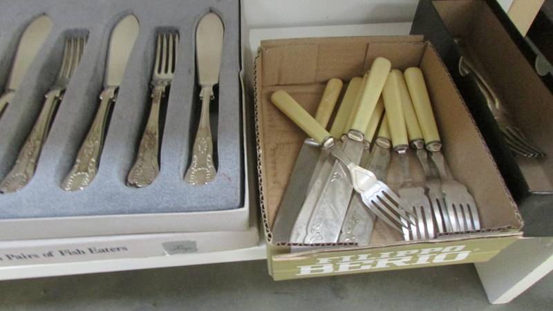 A mixed lot of cutlery including fish knives and forks. - Image 5 of 5