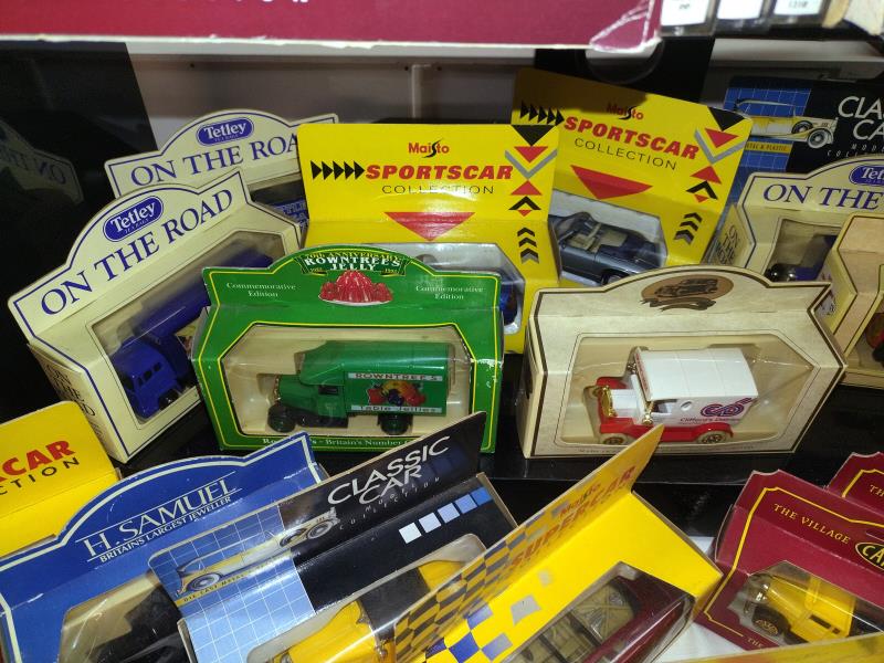 A mixed lot of boxed Diecast vehicles including Days Gone, Maisto, Classic Cars etc., - Image 2 of 5