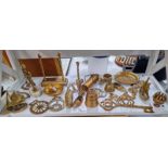 A good collection of mixed brassware