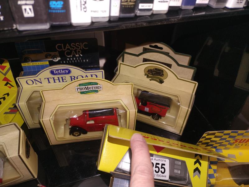 A mixed lot of boxed Diecast vehicles including Days Gone, Maisto, Classic Cars etc., - Image 3 of 5