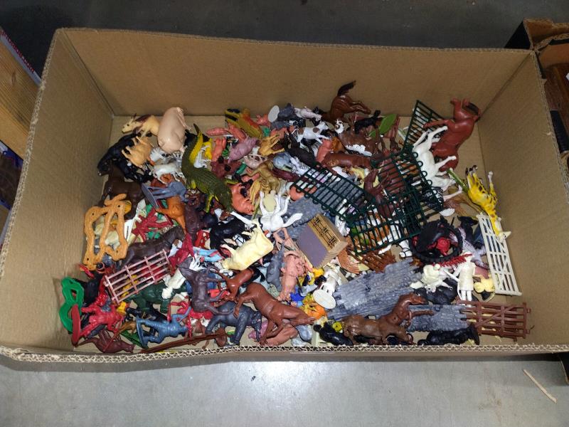 A large box of plastic farm & 200 animals including Britons - Image 2 of 2