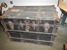 A large old trunk, 88 x 55 x 63 cm tall. COLLECT ONLY.