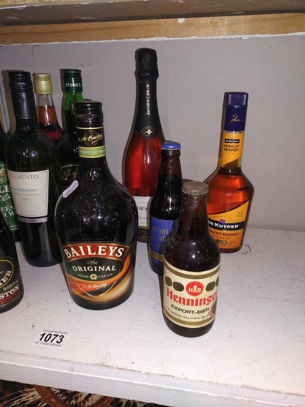 A selection of drink bottles including Baileys, Royal wedding Ale and Henninger export bier - Image 3 of 3