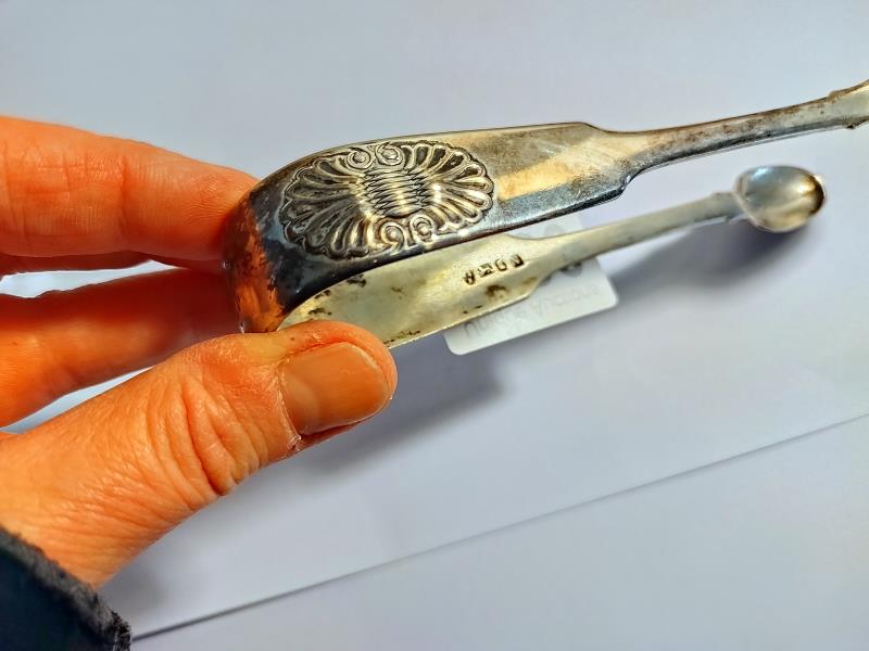 A Newcastle 1827 Silver sugar tongs. Weight 57 grams. - Image 2 of 2