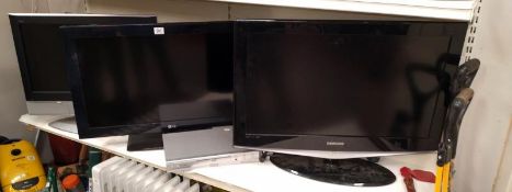 A 26'' Panasonic TV, LG 32"Freeview TV and a 32"Samsung TV and DVD player