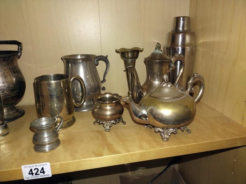 A shelf of silver/ pewter plated items - Image 3 of 3