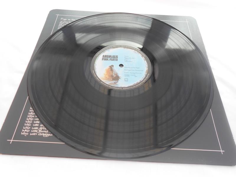 Pink Floyd ? Animals UK 1977 LP 1st press record SHVL 815 A-2U and B-2U NM The vinyl is in near mint - Image 9 of 14