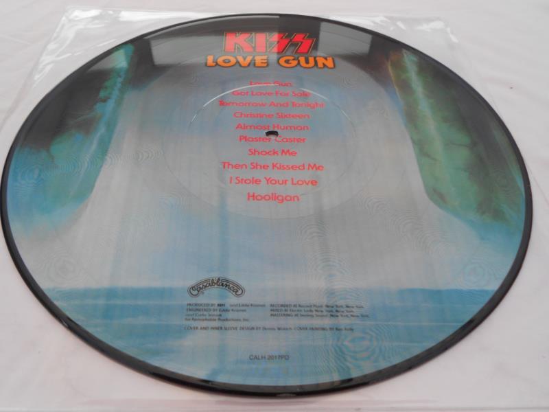 Kiss Collection of 2 x Demo?s and Love Gum Picture disc NM Both vinyls and sleeves are in near - Image 7 of 8