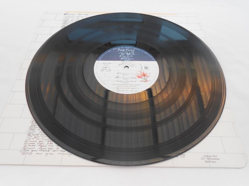Pink Floyd - The Wall UK 1st press double LP Record SHDW 411 SHSP 4111A-U2 B-3U 4112A-3U and B-2U - Image 9 of 15