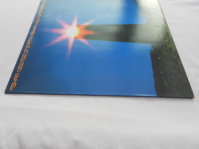 Ashra ? New age of Earth German 1st press record LP 28 958 XOT A-1/77S & B-1/77S EX+ The vinyl is in - Image 3 of 12