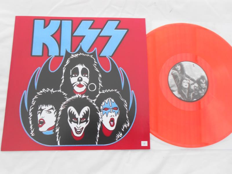 Kiss Collection of 2 x Demo?s and Love Gum Picture disc NM Both vinyls and sleeves are in near - Image 2 of 8