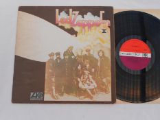 Led Zeppelin - Led Zeppelin 2 UK record LP 588198 A-2 and B-5 EX The vinyl is in excellent condition