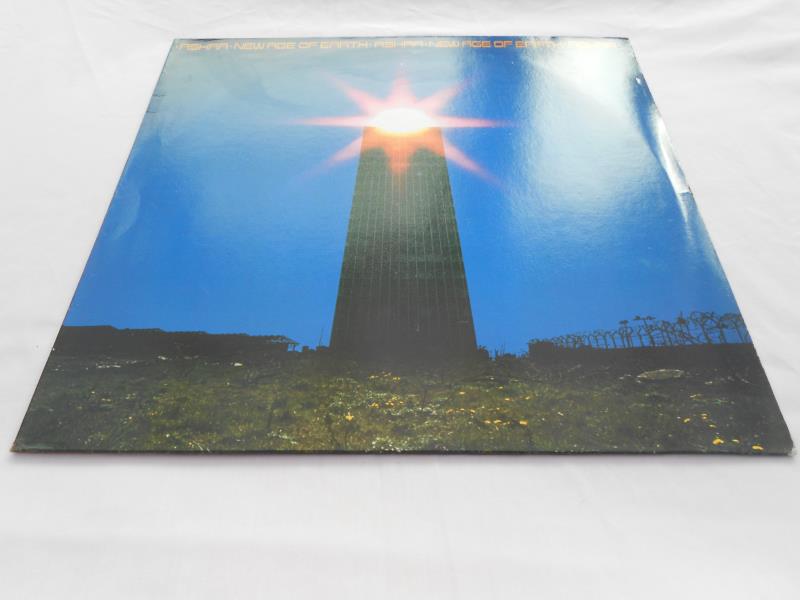Ashra ? New age of Earth German 1st press record LP 28 958 XOT A-1/77S & B-1/77S EX+ The vinyl is in - Image 2 of 12