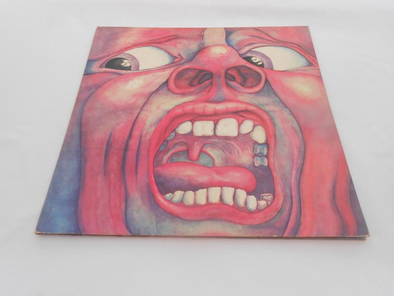 King Crimson - In the court of the Crimson King UK LP record. ILPS 9111 A-3 and B-3 EX+ The vinyl is - Image 2 of 11