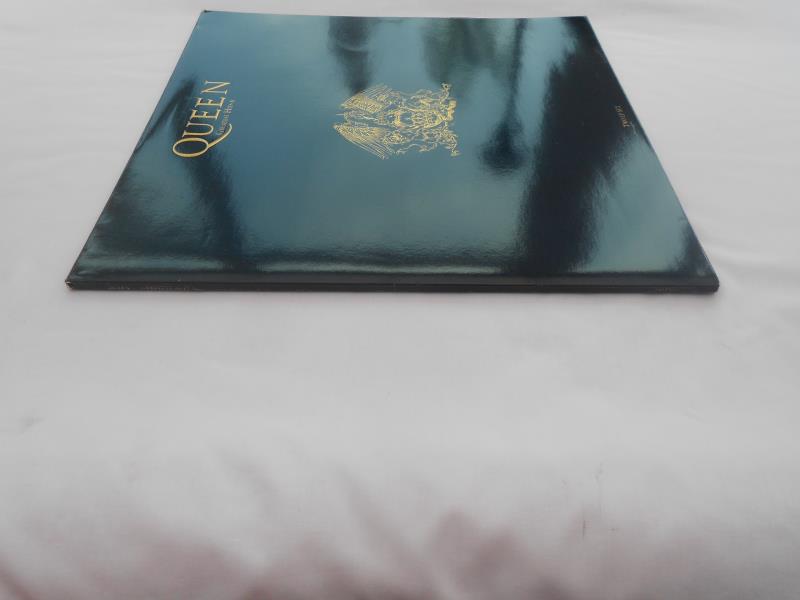 Queen Greatest Hits UK double LP 1st press PMTV 21 A-2U-1-1 and B-1U-1-1 and PMTV 22 A-2-1-2 and B- - Image 3 of 14
